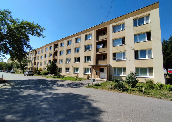 PREDAJ 1- izbový byt v meste Poltár